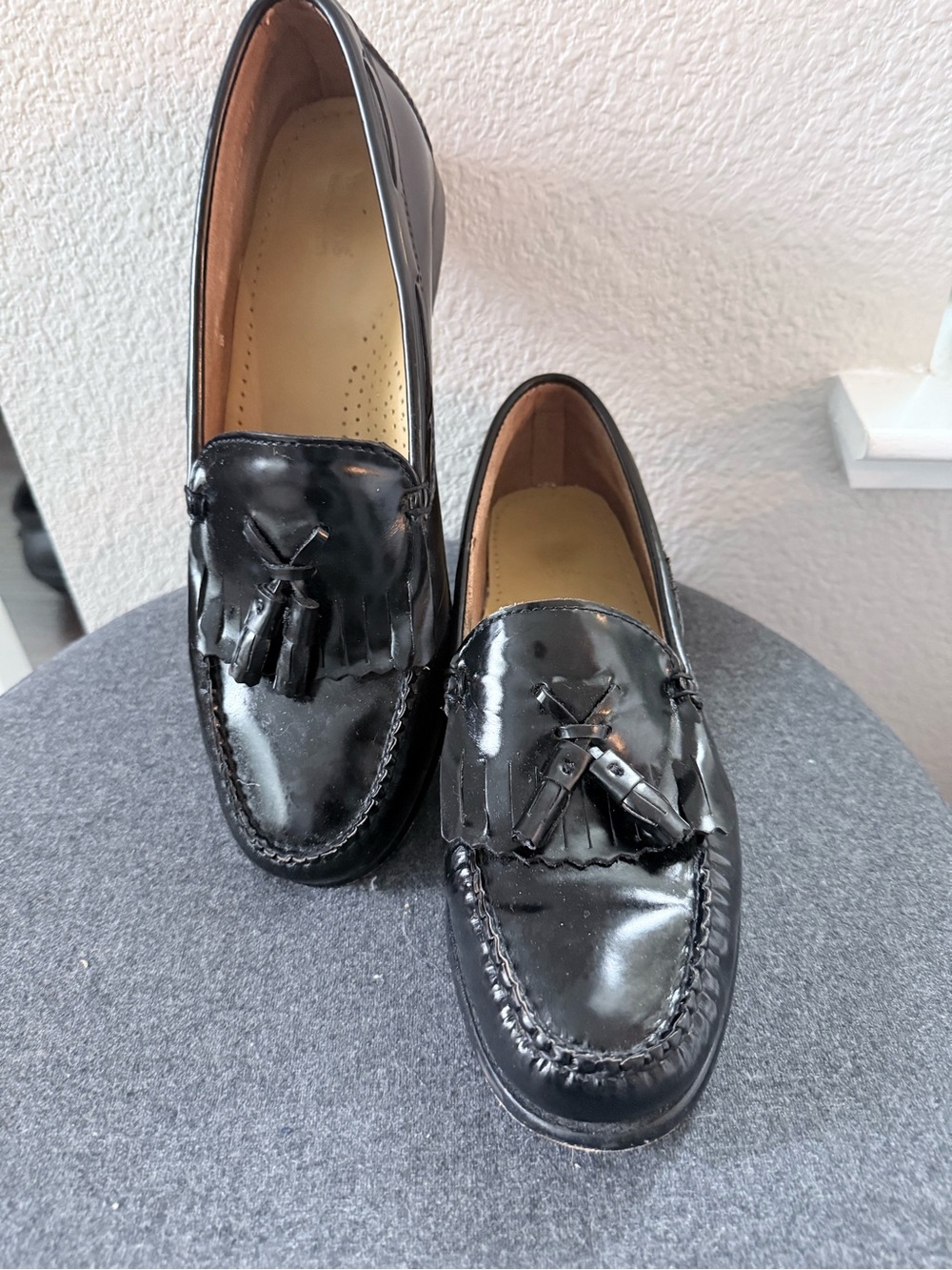 G.H. Bass Weejuns Black Leather Tassel Loafers Size 10M Classic Preppy